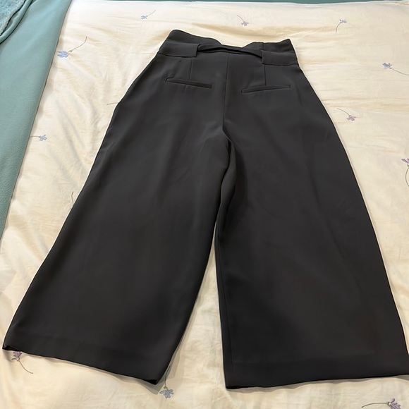 Size 2 gray dress pants with tie belt from H&M. - Picture 4 of 4